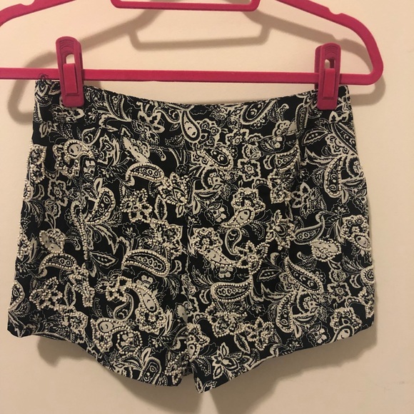 Forever 21 Shorts - Picture 2 of 2